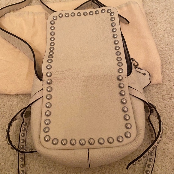 Coach Dakotah studded textured Cream purse - Picture 3 of 3
